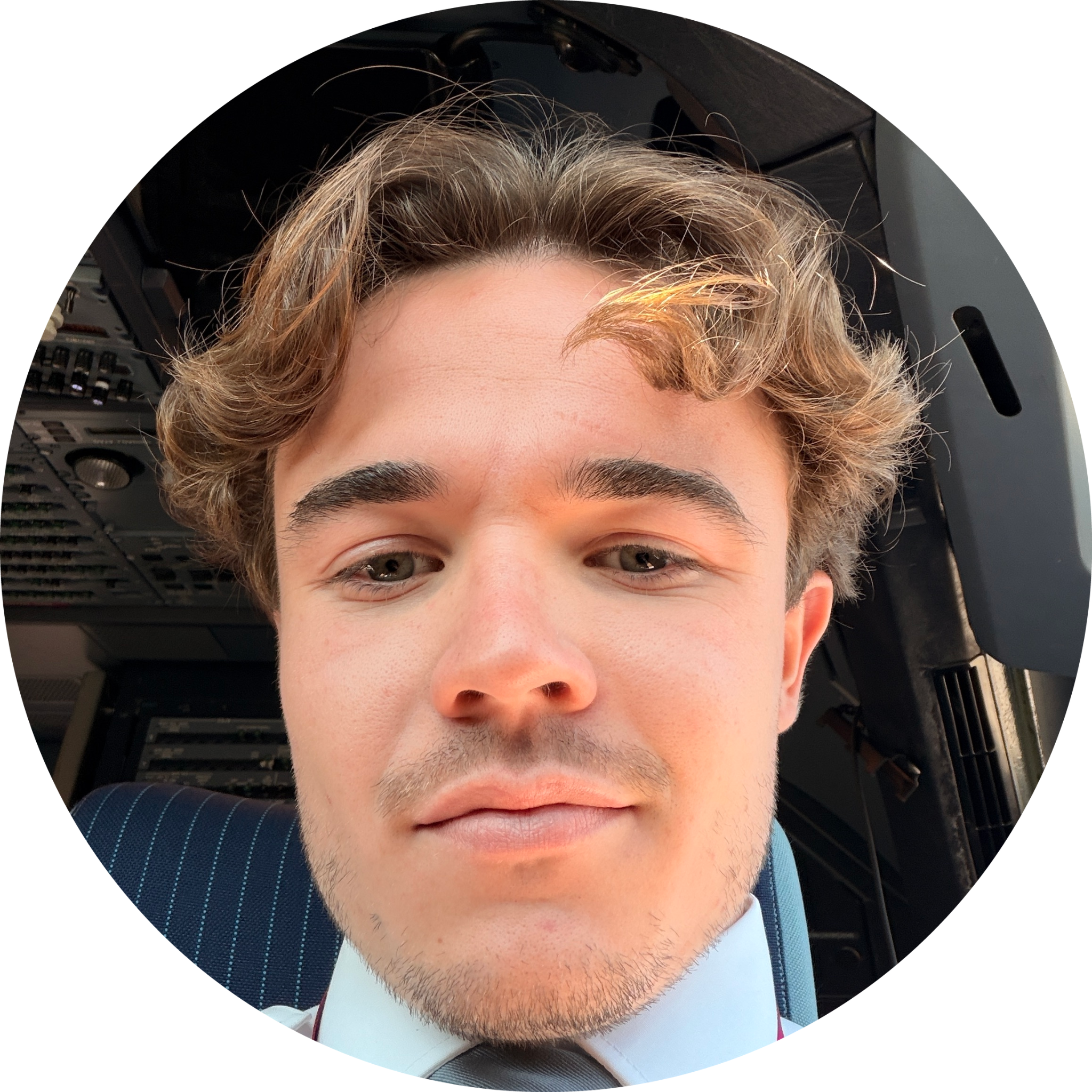 Erwan Cellerier dans un poste de pilotage